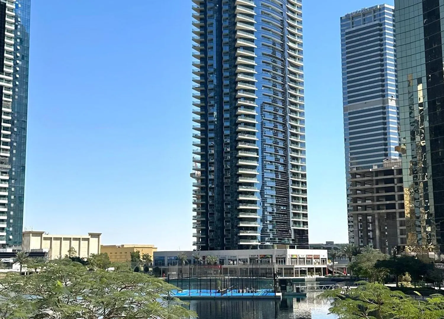 Lake City Tower Dubái Apartamento