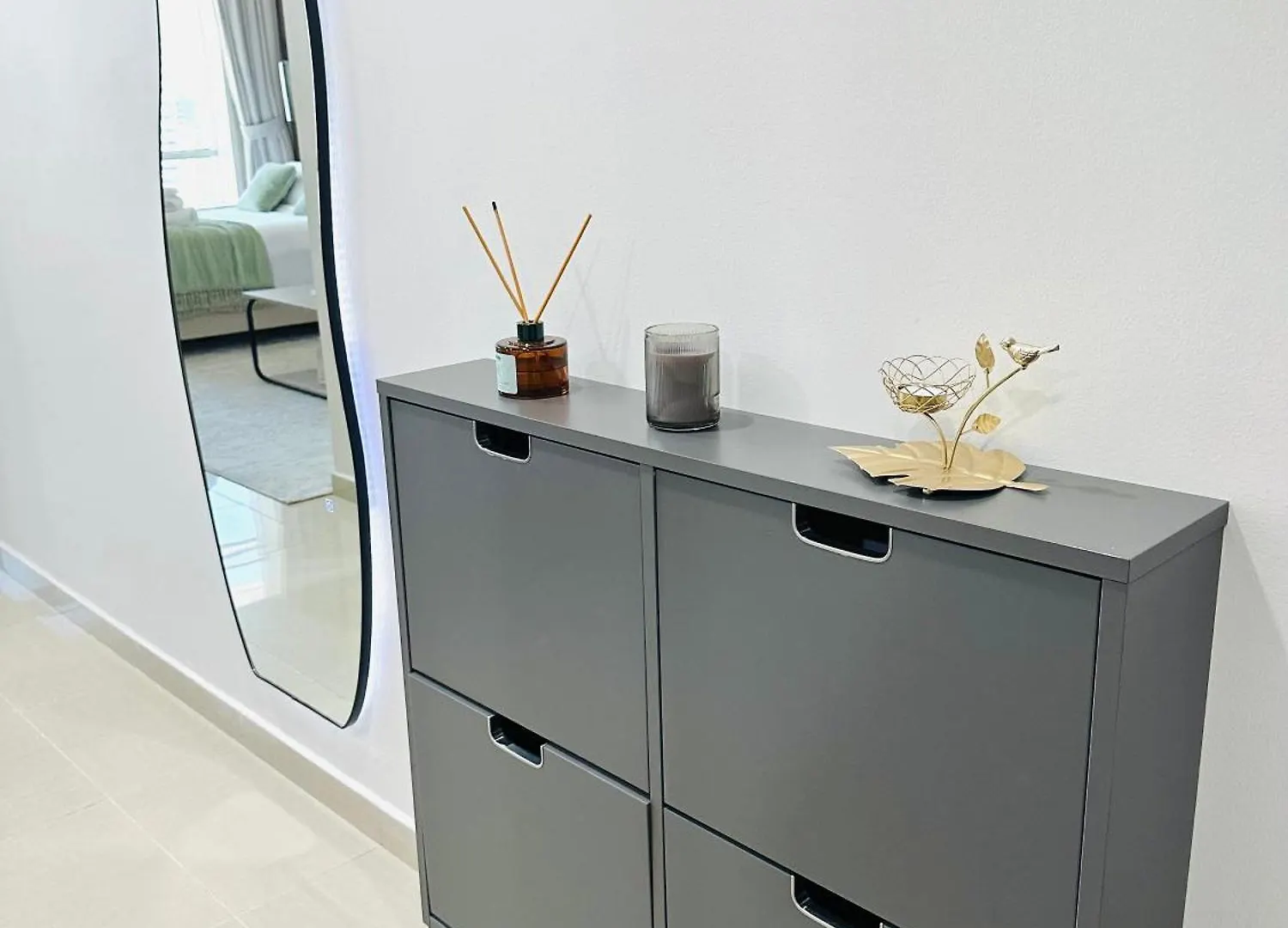 Lake City Tower Dubai Apartment