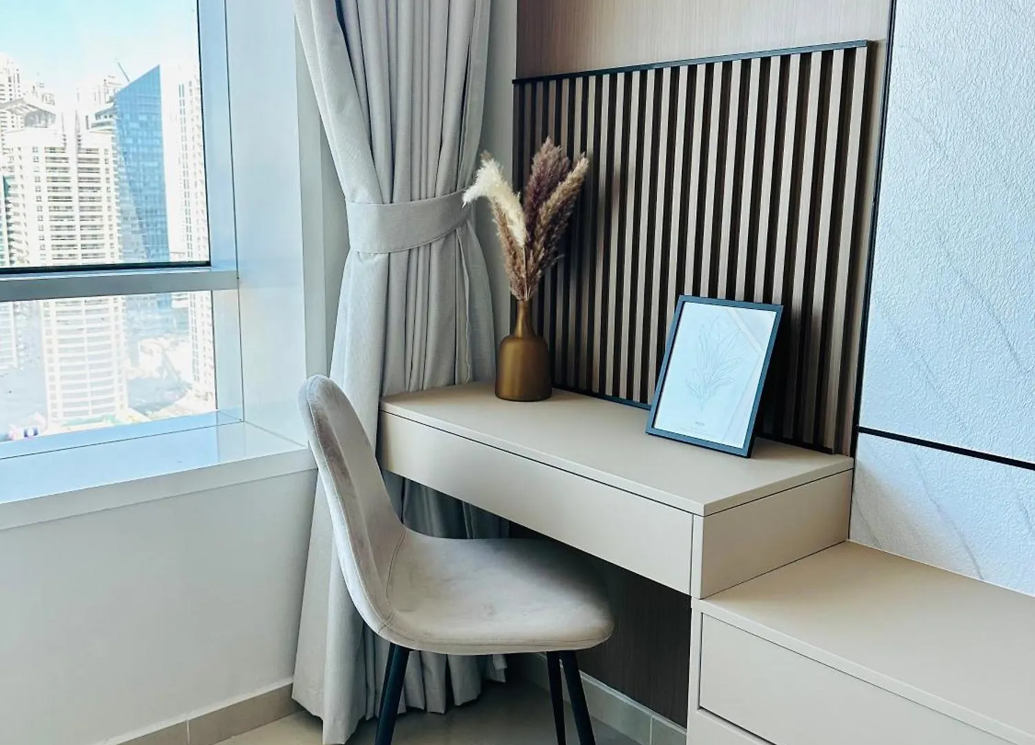 Apartment Lake City Tower Dubai