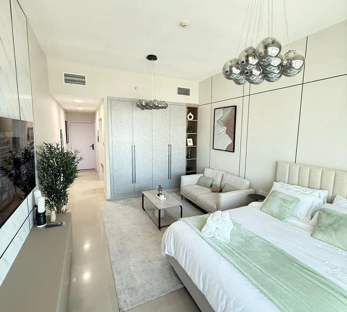 Apartment Lake City Tower Dubai United Arab Emirates